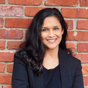 Amina Ellrott, Therapist