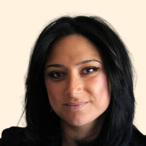 Arezou Yashoua