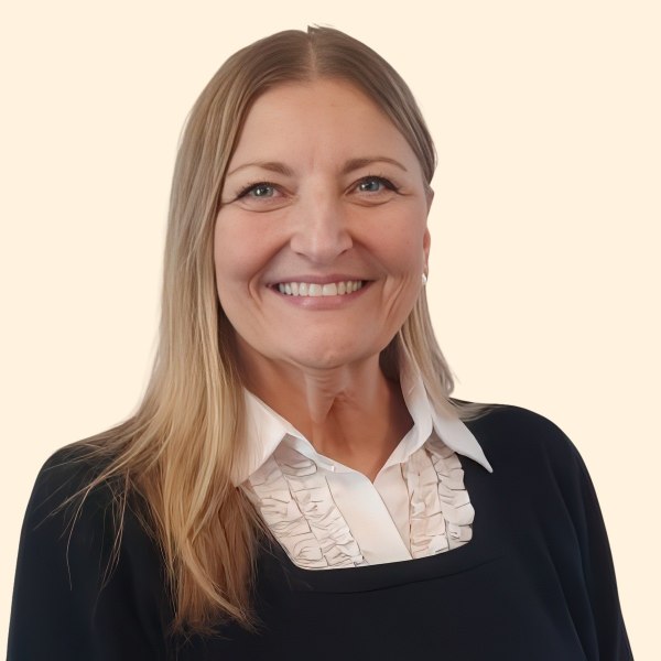 photo of LifeStance provider Lisa Fix, LCPC