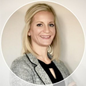 Alexandra Iverson, Therapist