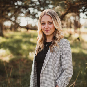Ari-Elle West, Therapist