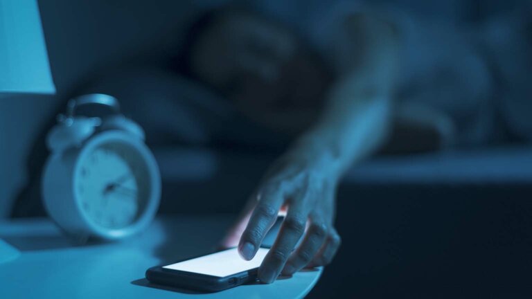 What is Nomophobia? Symptoms, Causes, and Treatment Options