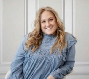 Sarah Magallon, Therapist