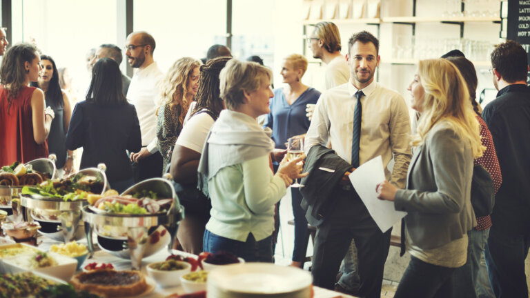 How To Deal With Social Anxiety During the Holidays: Expert Tips 