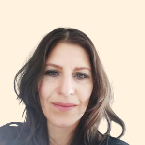 Csilla Hajnal, Therapist
