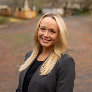 Karli Reiter, Therapist