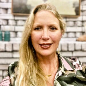 Lavonne Hernandez, Therapist