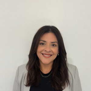 Karen Alvarenga, Therapist