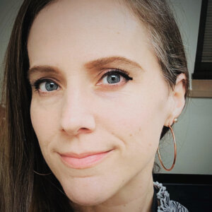 Kelly Walk, Therapist