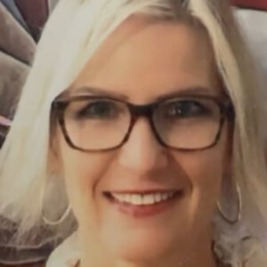 Kelly Boyle, Therapist
