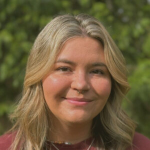 Chloe Johnson, Therapist