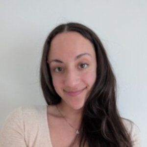 Violet Fludzinski, Therapist