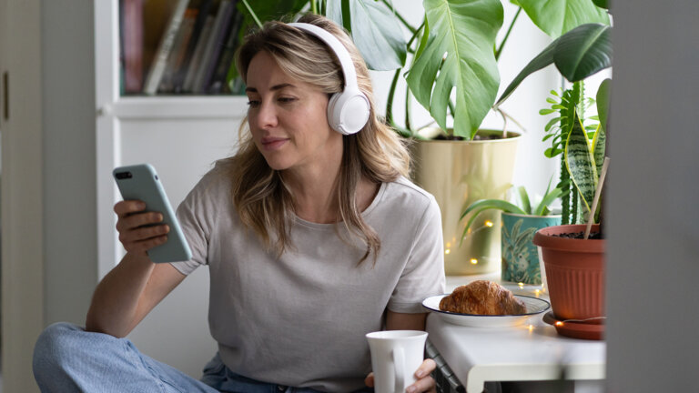 10 Mental Health Podcasts Therapists Actually Listen To and Recommend