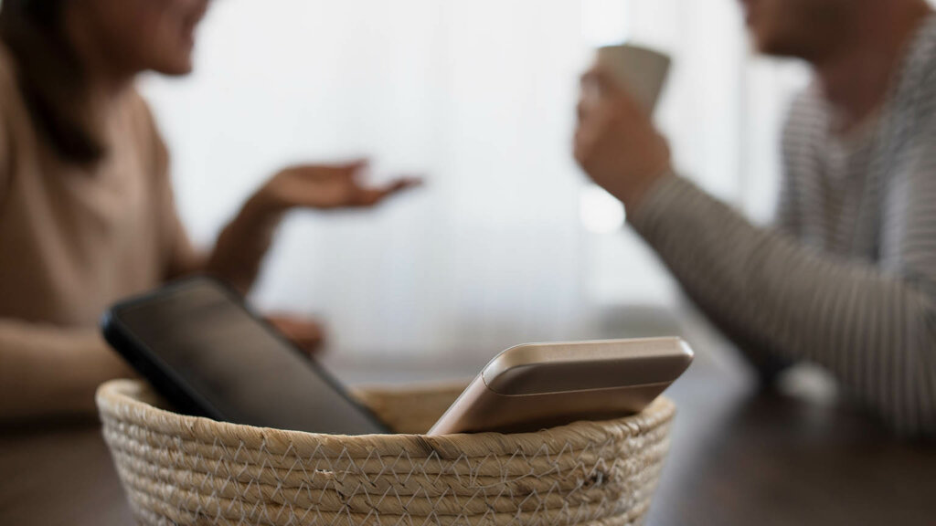 How to Do a Digital Detox in Real Life