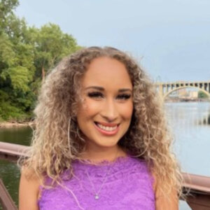 Samantha Robinson