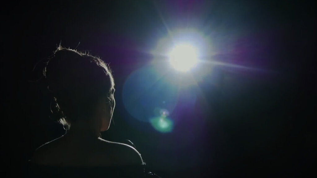 Miley Cyrus Puts EMDR Therapy in the Spotlight: From Stage Fright to Trauma Healing
