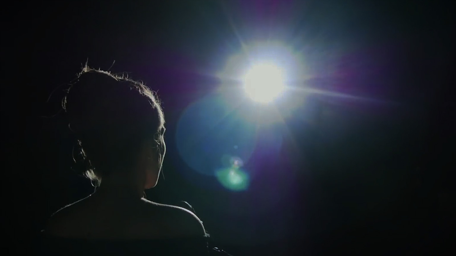 Miley Cyrus Puts EMDR Therapy in the Spotlight: From Stage Fright to Trauma Healing