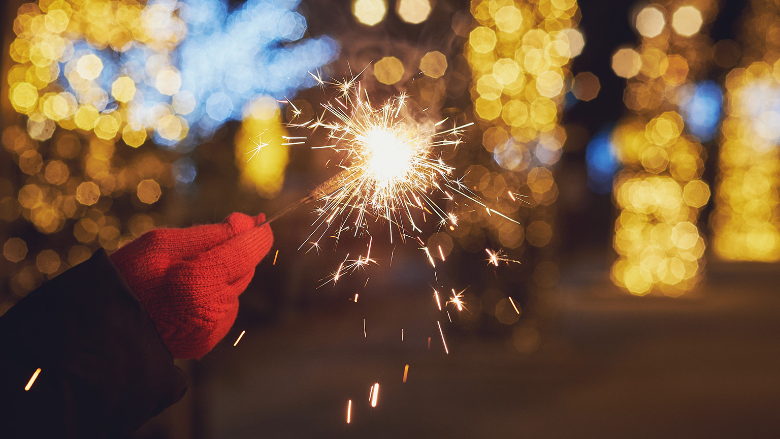 Staying Sober During the Holidays: 8 Expert Tips for People in Recovery and Non-Drinkers