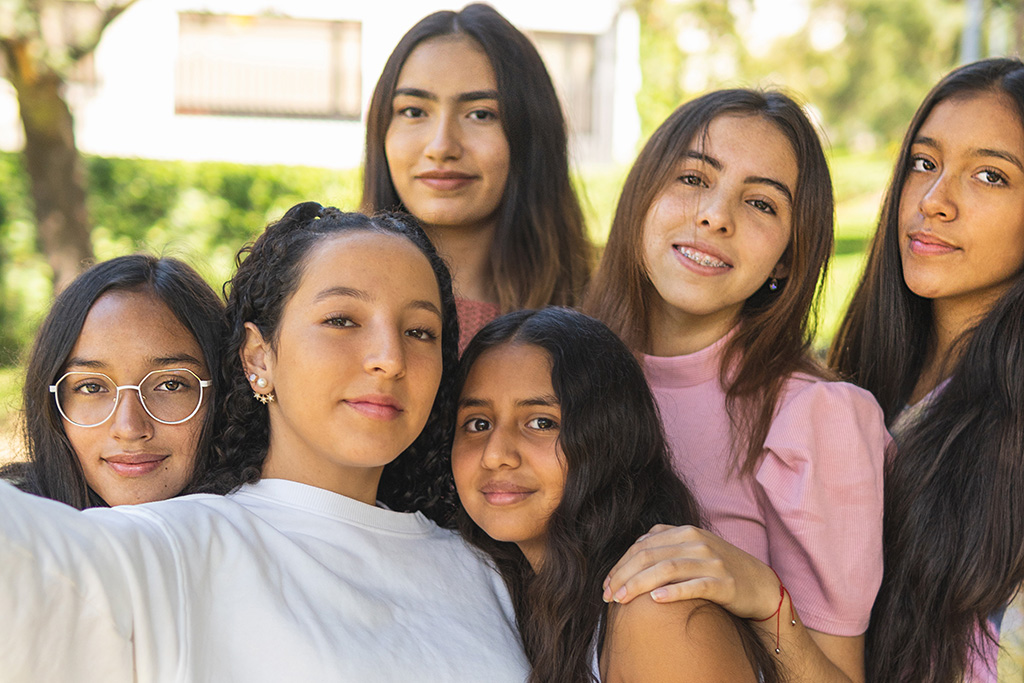 Raíces y Poder: A Latina Girls Group