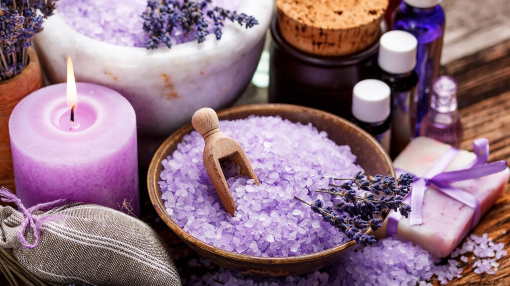 My 4 Favorite Aromatherapy Products to Help Boost Your Mood Naturally