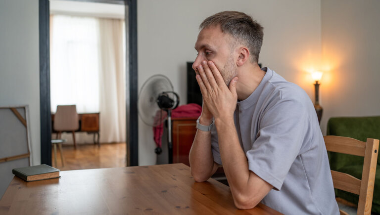 How to Cope With Layoff Anxiety: 5 Science-Backed Strategies